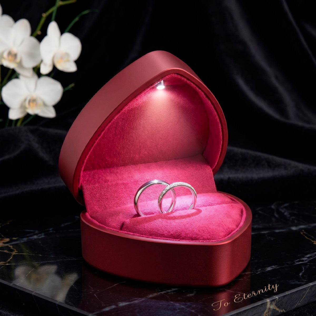 Estojo Eterno Agora para Alianças com LED - Formato Coração Premium